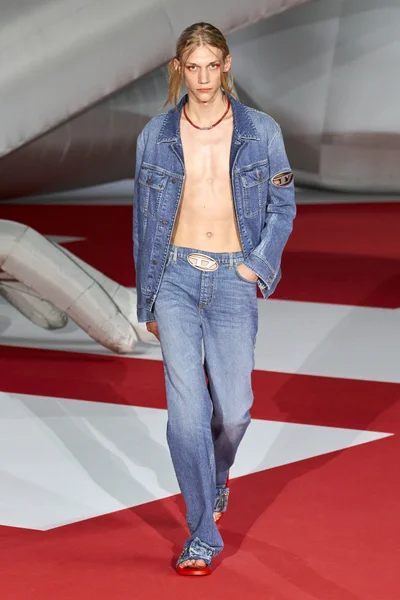 Look 61